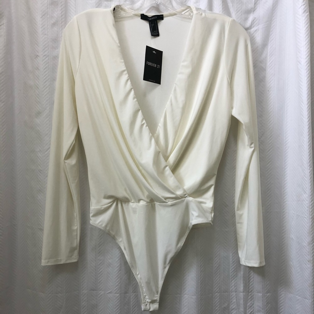 Off white v-neck bodysuit
